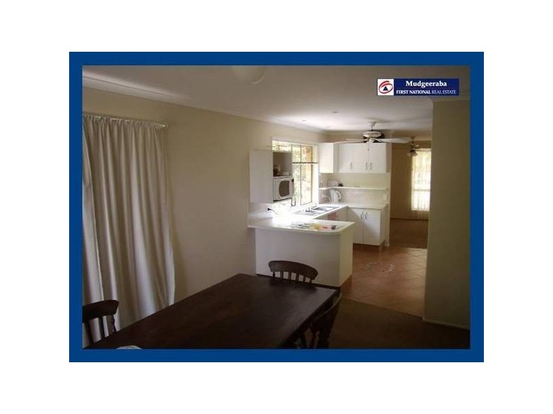 19 Issell, Highland Park QLD 4211