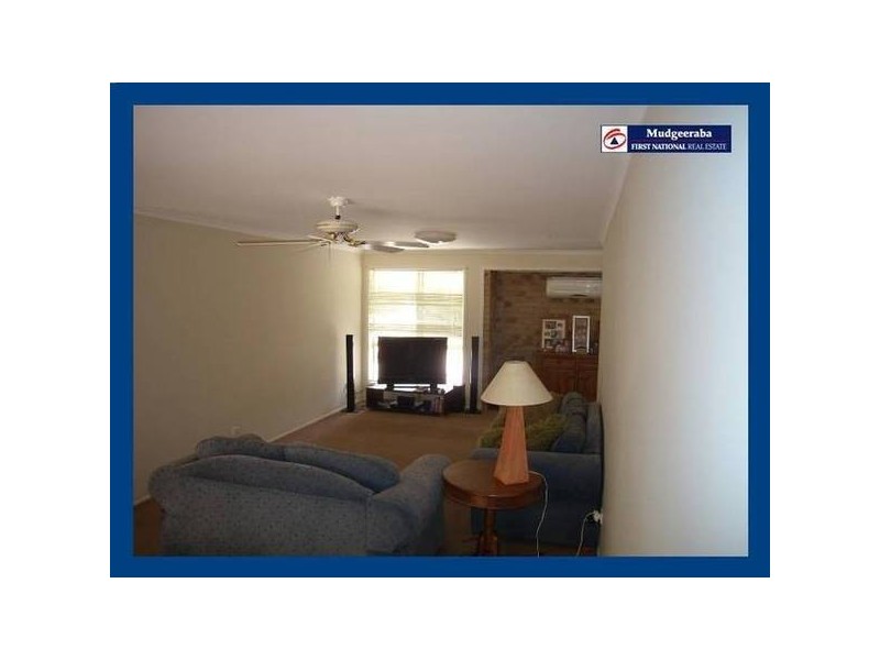 19 Issell, Highland Park QLD 4211