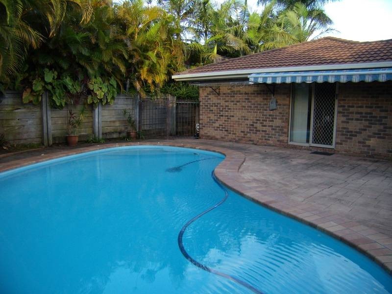 6 Huntingdale Crescent, Robina QLD 4226