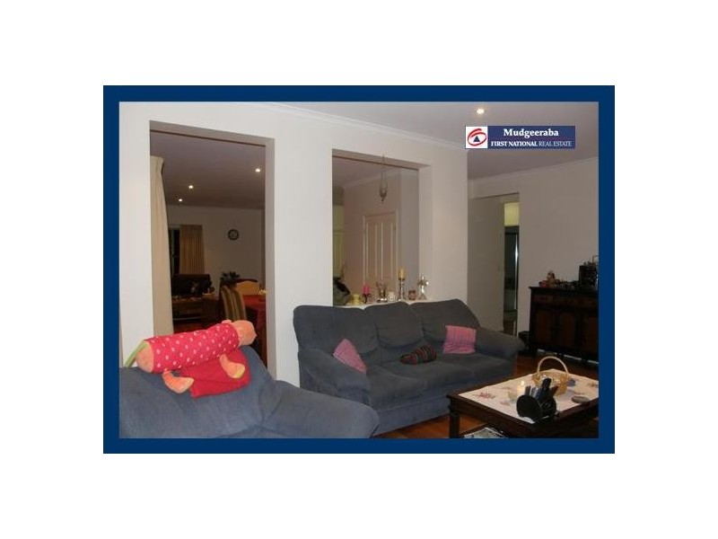 8 Felix Court, Merrimac QLD 4226