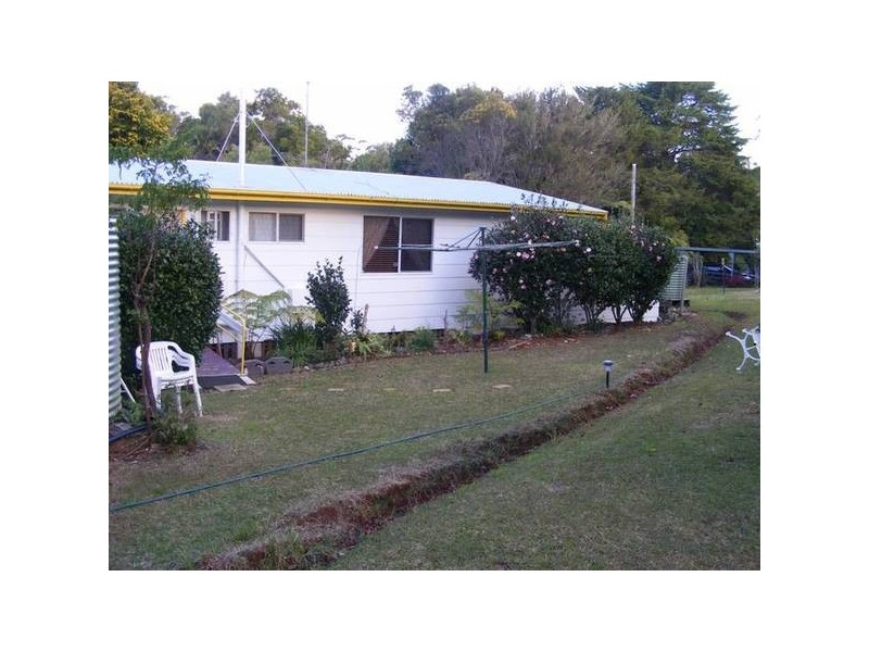 10 Lloyds Road, Springbrook QLD 4213