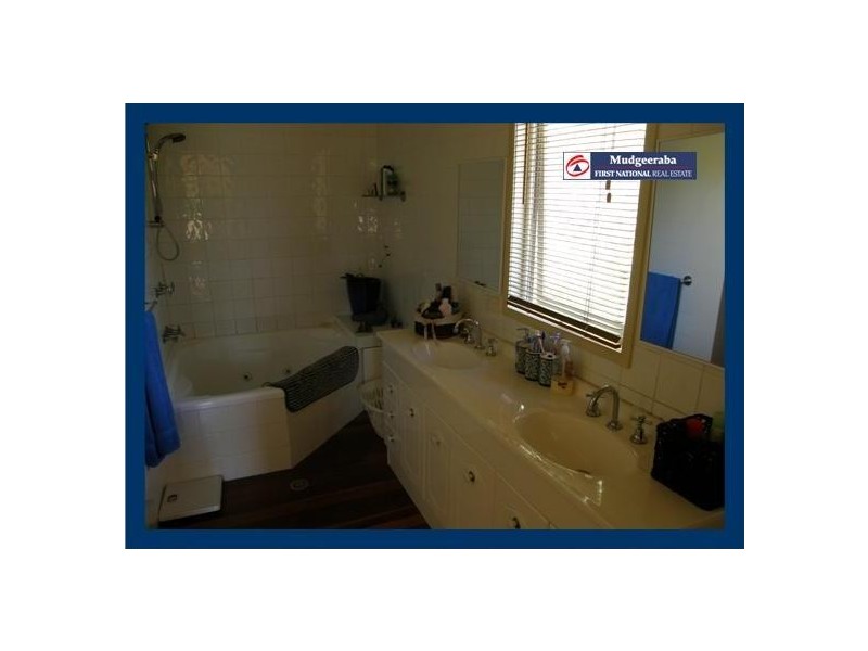 77 Hersden Court, Bonogin QLD 4213