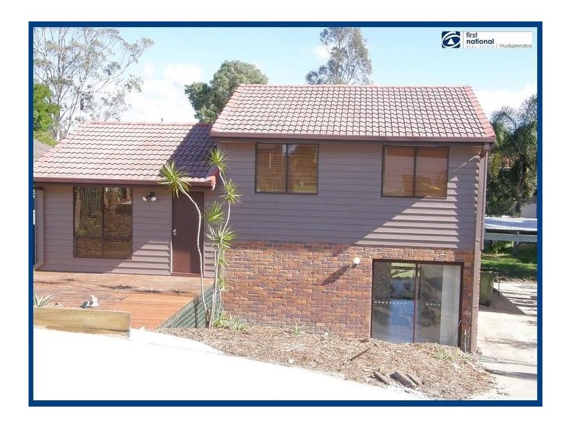 8 Onyx Court, Carrara QLD 4211