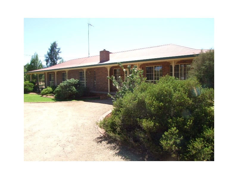 239 Nash Street, Parkes NSW 2870