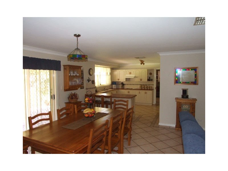 239 Nash Street, Parkes NSW 2870