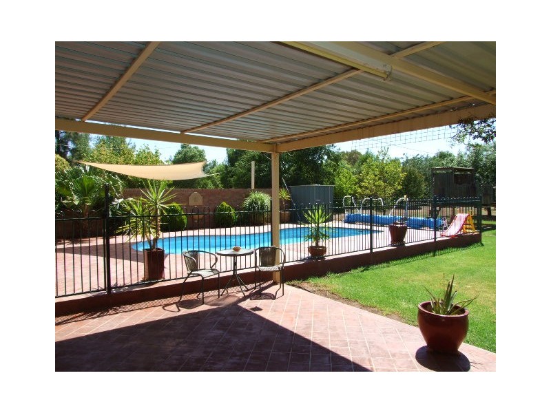 239 Nash Street, Parkes NSW 2870