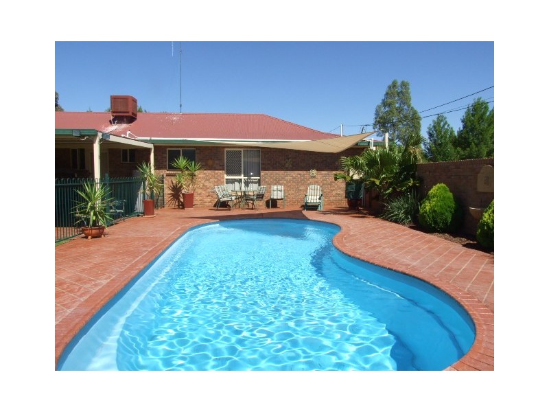 239 Nash Street, Parkes NSW 2870