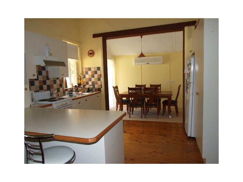 2 Oswin Street, Parkes NSW 2870