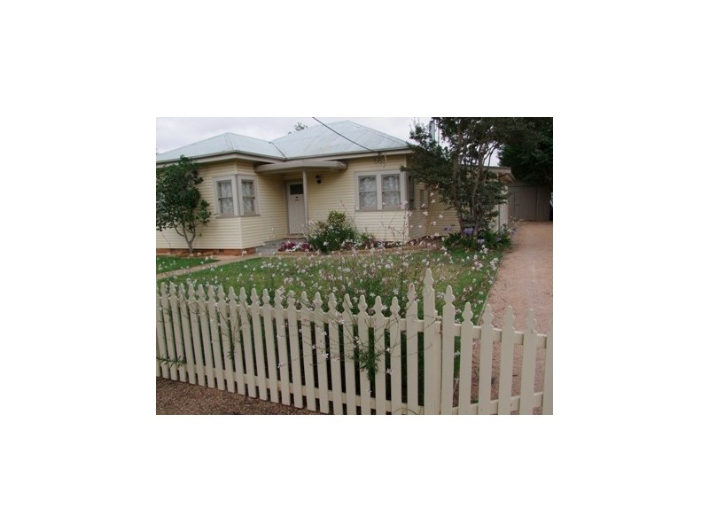 26 Close Street, Parkes NSW 2870