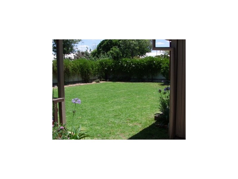 26 Close Street, Parkes NSW 2870
