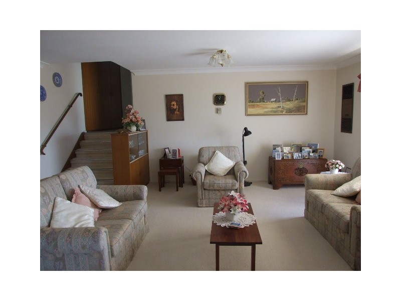 10 Mengarvie Road, Parkes NSW 2870