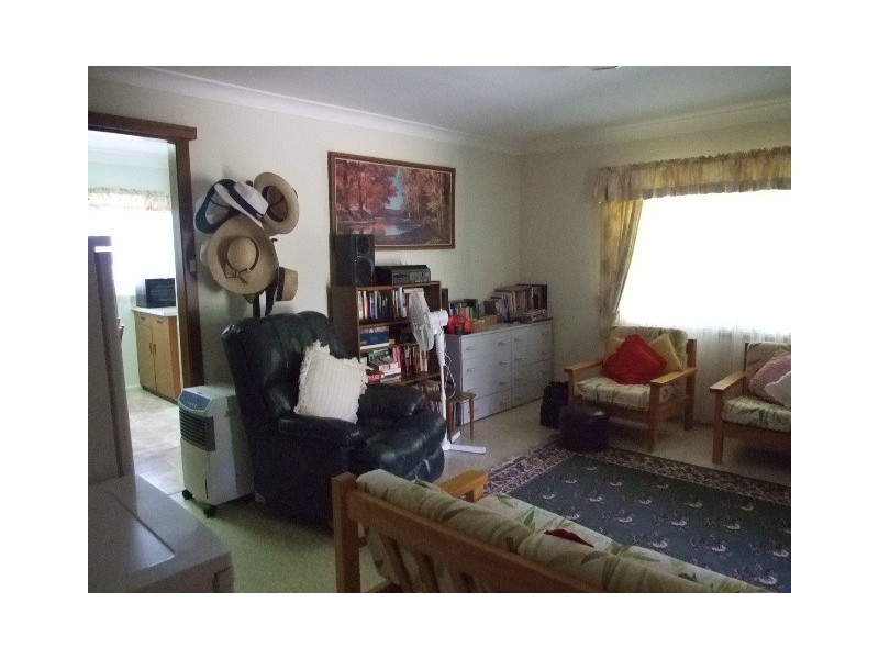 10 Mengarvie Road, Parkes NSW 2870