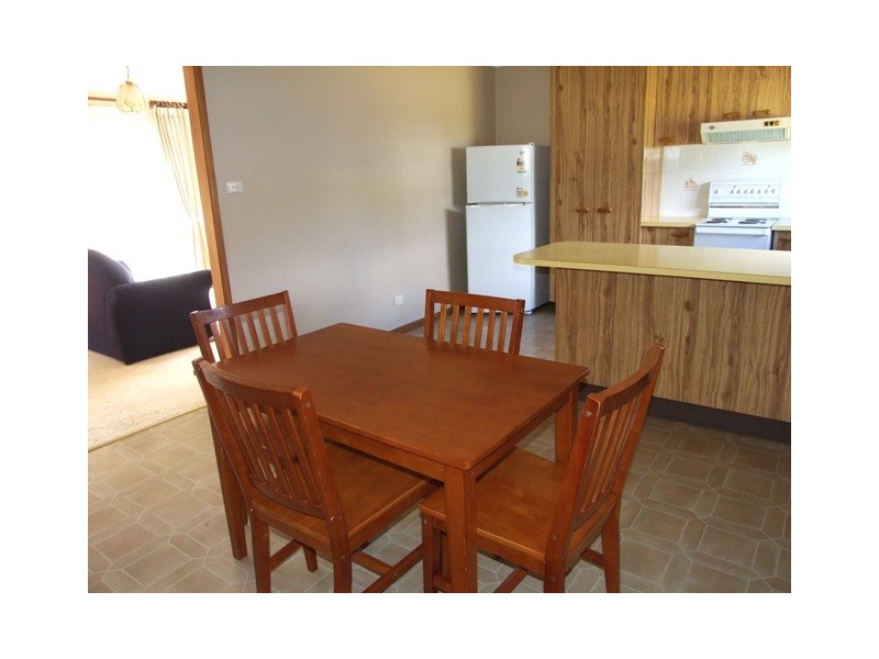 17 Lawson Street, Parkes NSW 2870