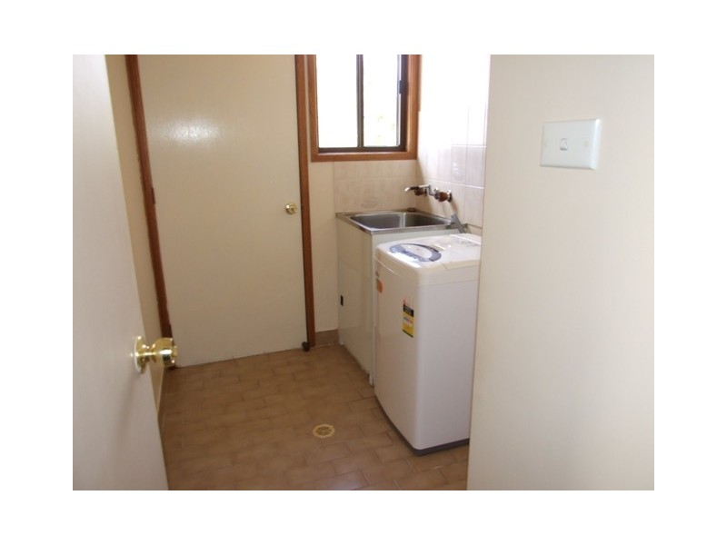 17 Lawson Street, Parkes NSW 2870