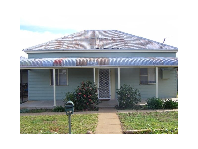 36 Albert Street, Parkes NSW 2870