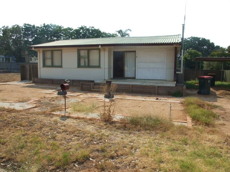 7 Moon crescent, Parkes NSW 2870