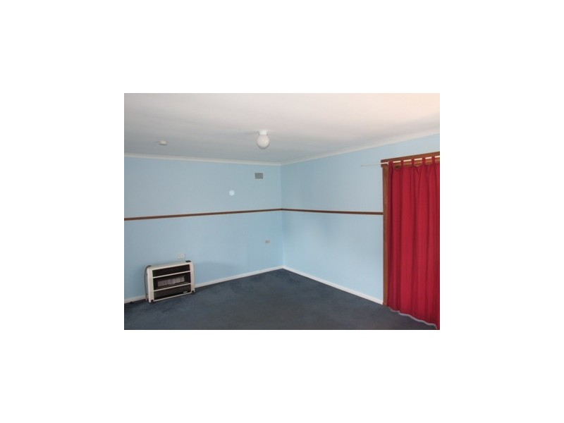 7 Moon crescent, Parkes NSW 2870
