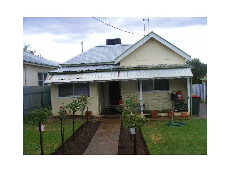 16 Carrington Street, Parkes NSW 2870