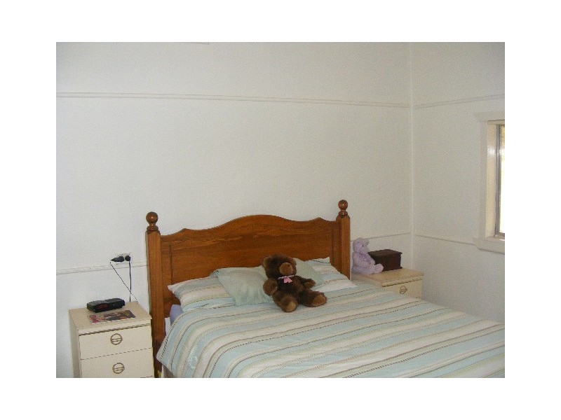 16 Carrington Street, Parkes NSW 2870