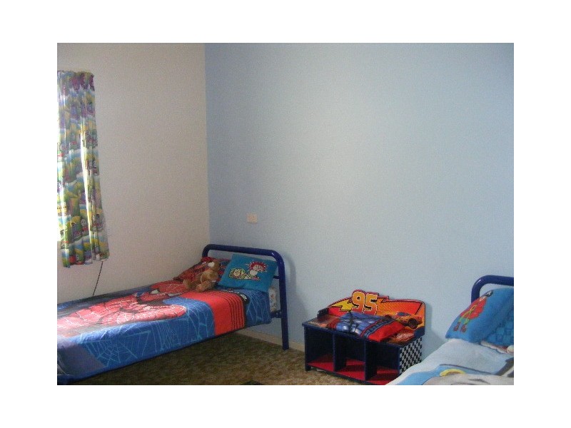 16 Carrington Street, Parkes NSW 2870