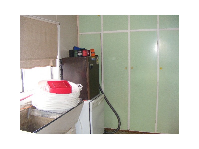 16 Carrington Street, Parkes NSW 2870