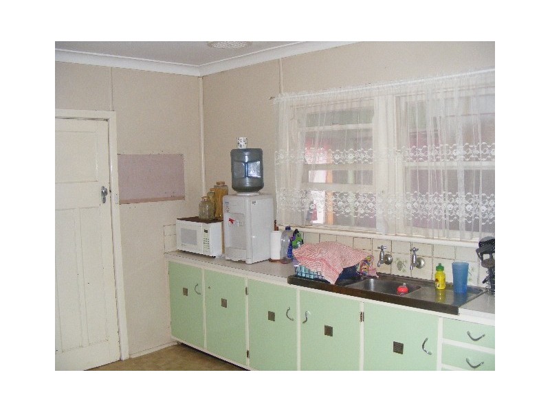 16 Carrington Street, Parkes NSW 2870