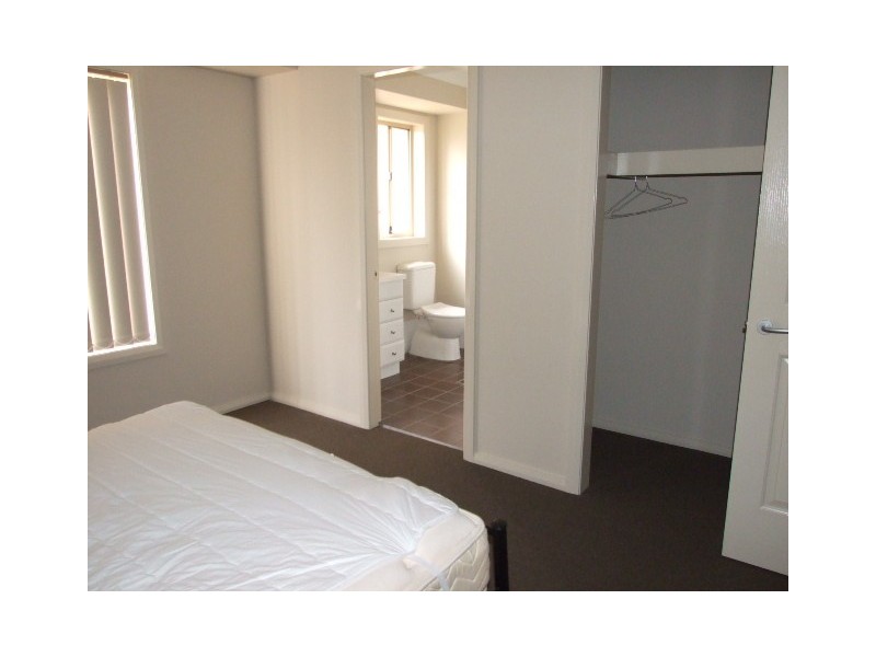 4/80 Close Street, Parkes NSW 2870