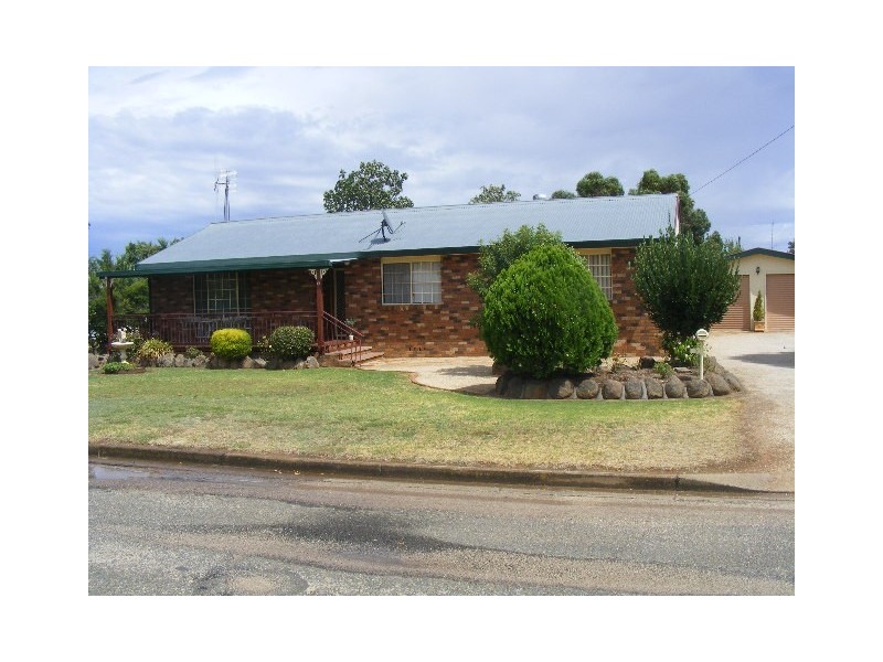 9 Willbe Street, Eugowra NSW 2806
