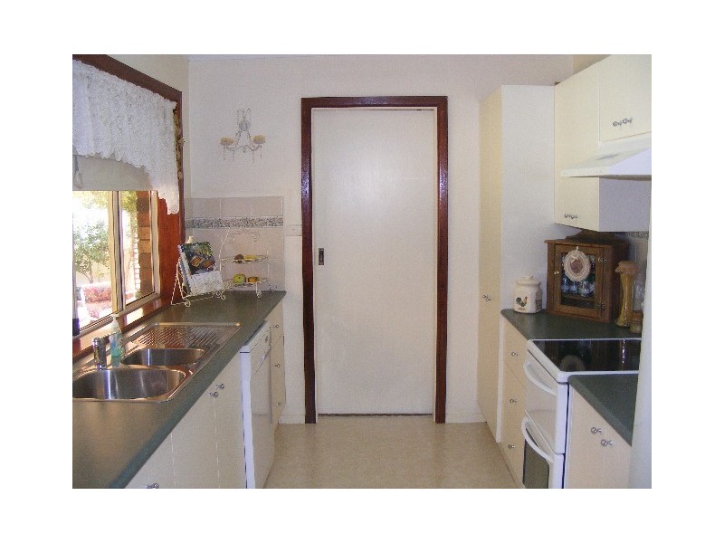 9 Willbe Street, Eugowra NSW 2806