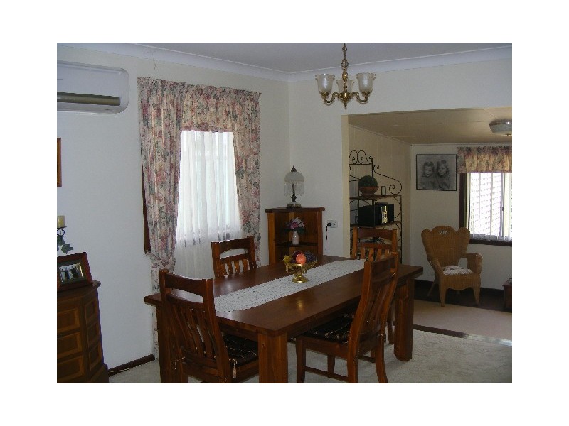 9 Willbe Street, Eugowra NSW 2806