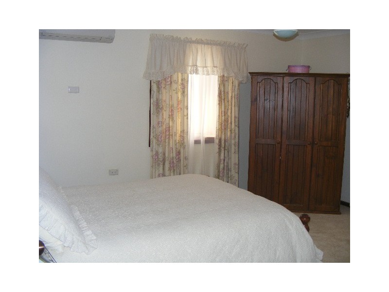 9 Willbe Street, Eugowra NSW 2806