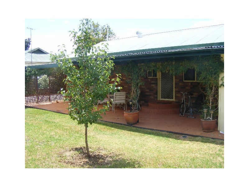 9 Willbe Street, Eugowra NSW 2806