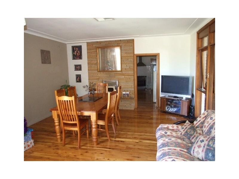 4 Captain Wilson Ave, Parkes NSW 2870