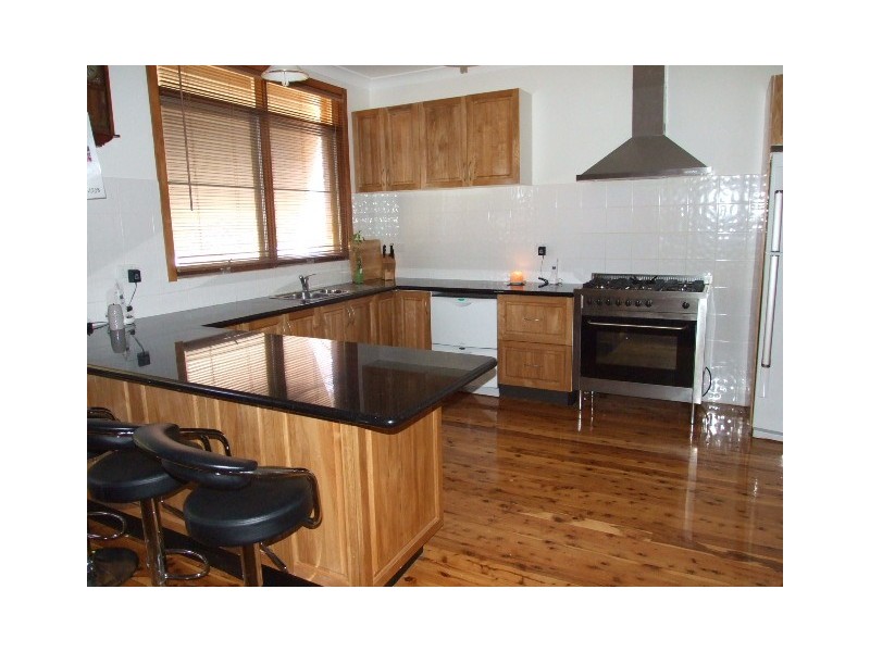 4 Captain Wilson Ave, Parkes NSW 2870