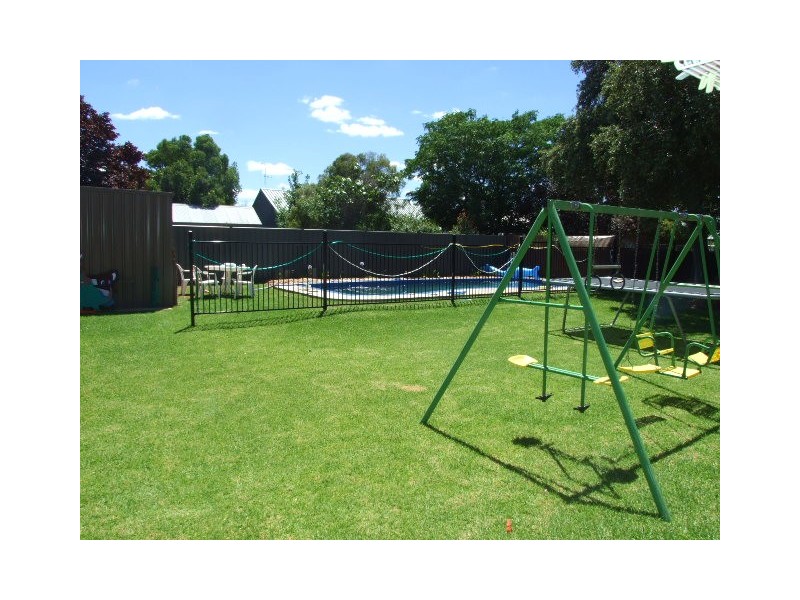 4 Captain Wilson Ave, Parkes NSW 2870
