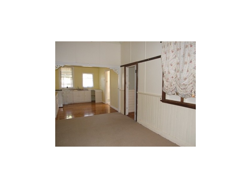 18 Wentworth Street, Parkes NSW 2870