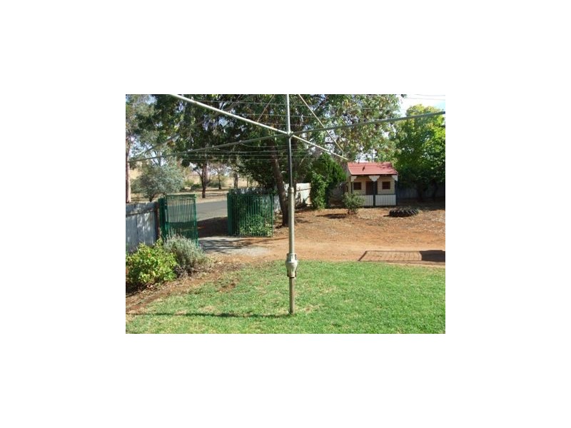 18 Wentworth Street, Parkes NSW 2870