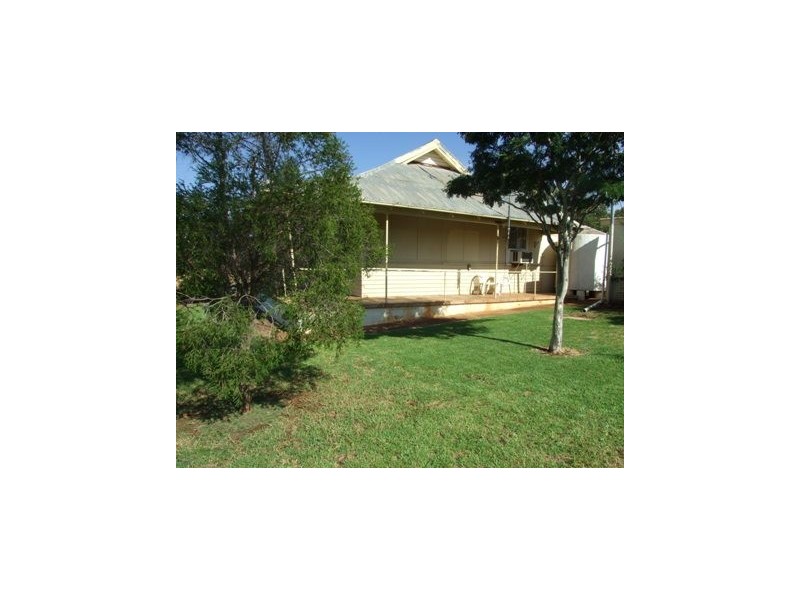 18 Wentworth Street, Parkes NSW 2870