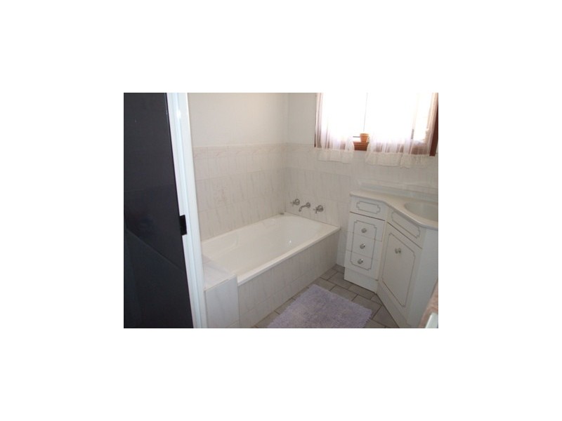 15 Patterson Street, Parkes NSW 2870