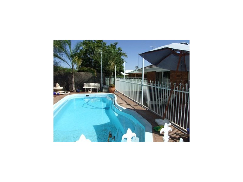 15 Patterson Street, Parkes NSW 2870