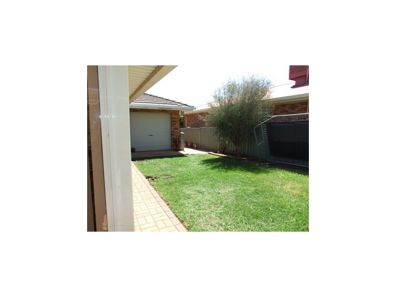 15 Patterson Street, Parkes NSW 2870
