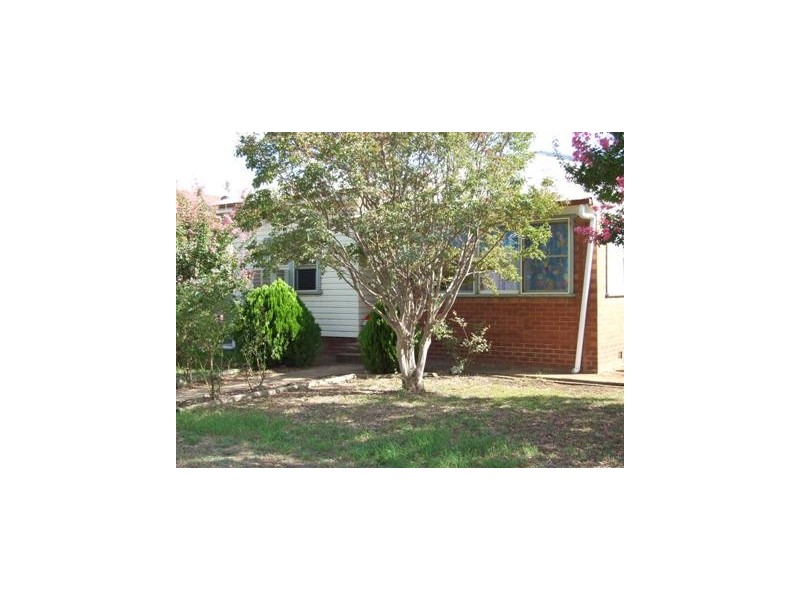 34 May Street, Parkes NSW 2870