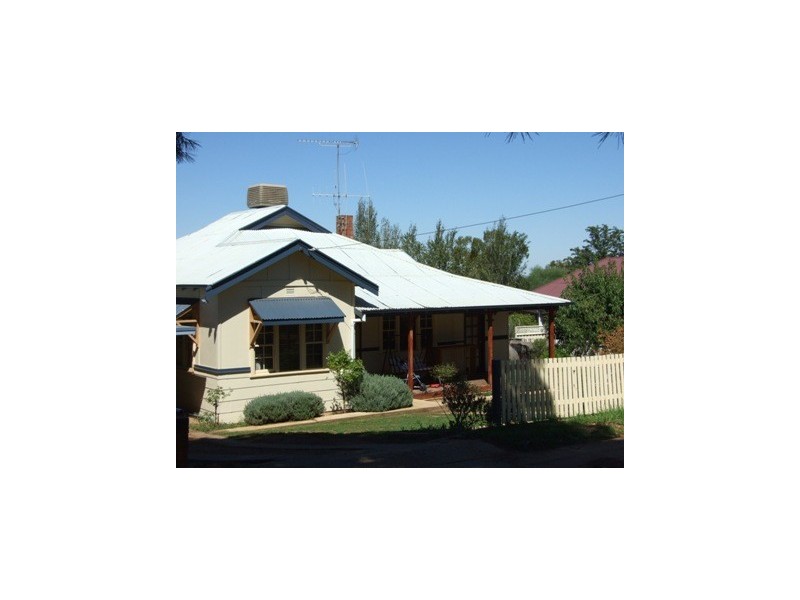 9 Gap Street, Parkes NSW 2870