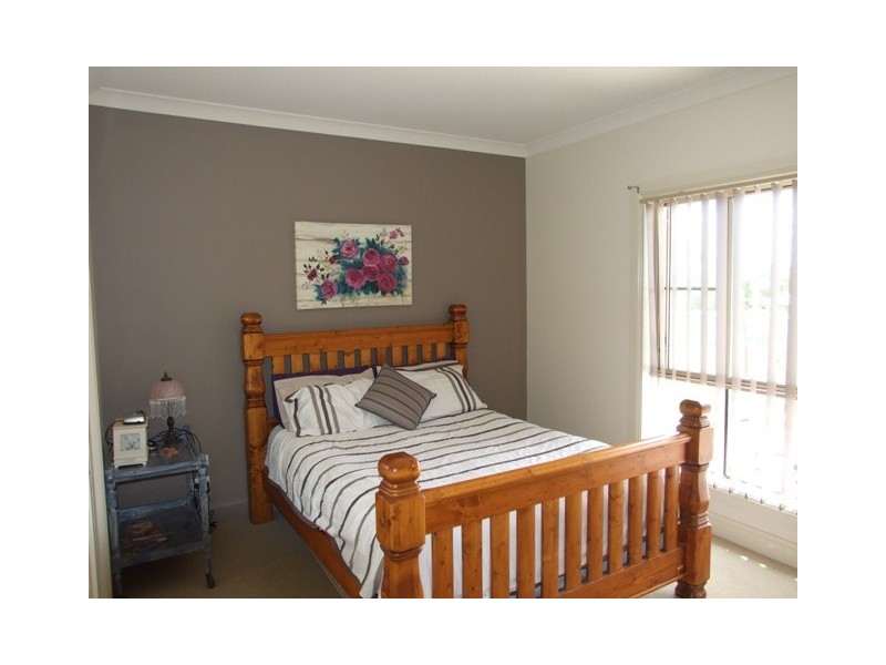 4 Vaucluse Place, Parkes NSW 2870