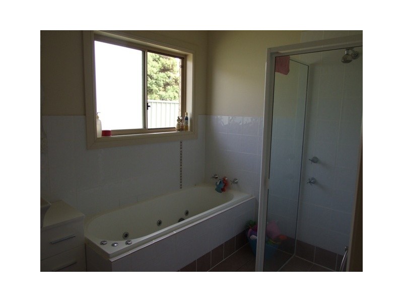 4 Vaucluse Place, Parkes NSW 2870