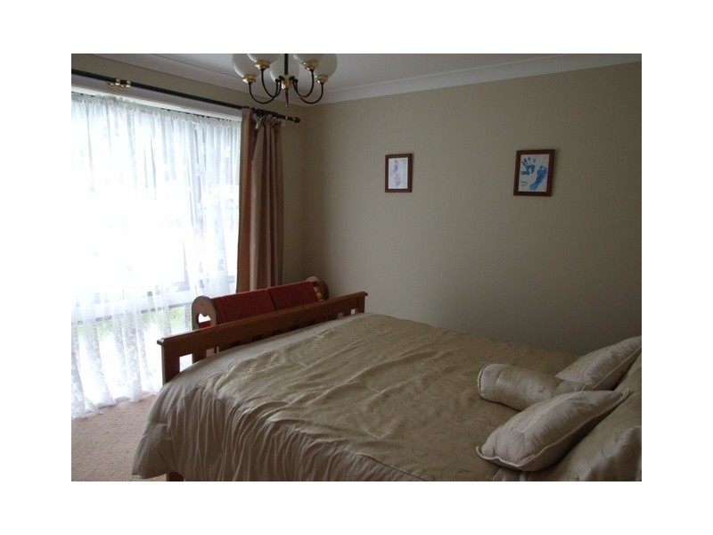 13 Glenhaven Ave, Parkes NSW 2870