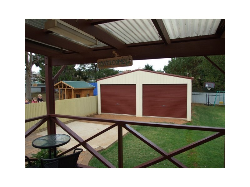 13 Glenhaven Ave, Parkes NSW 2870