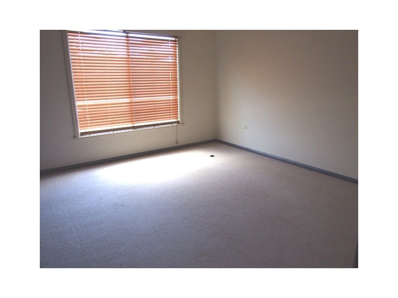 24 Thomas Street, Parkes NSW 2870