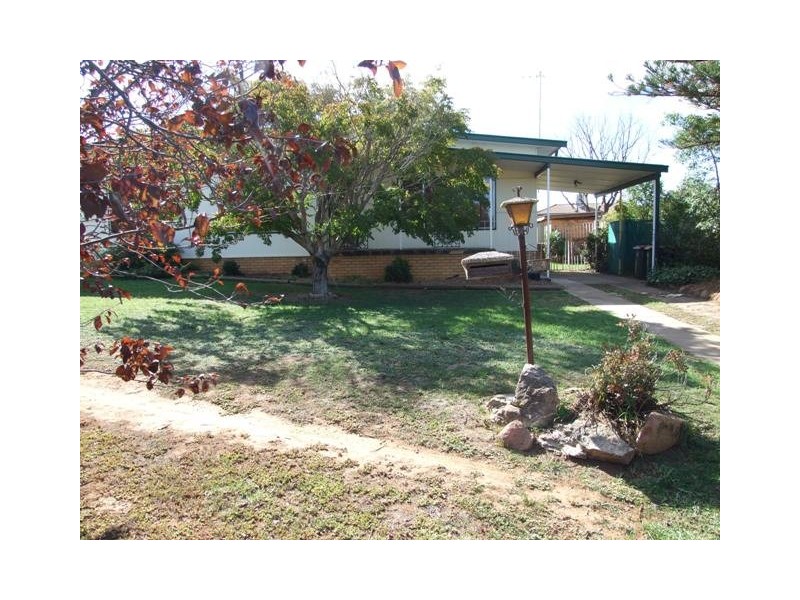 24 Thomas Street, Parkes NSW 2870