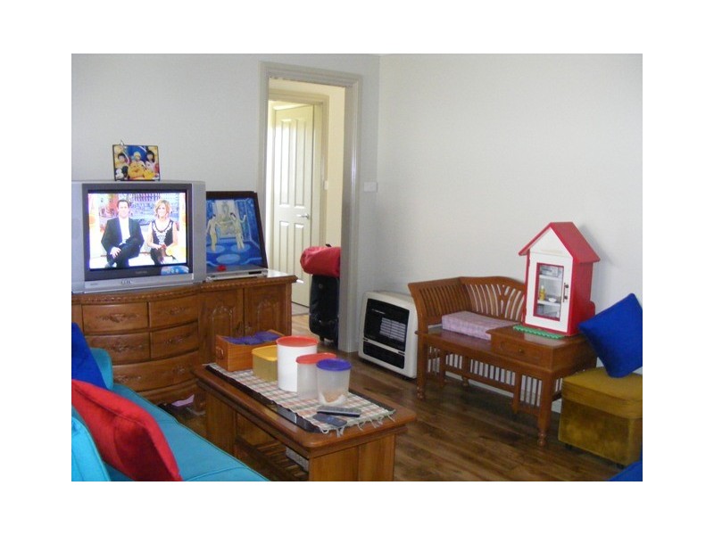 3 Cedar Cres, Parkes NSW 2870